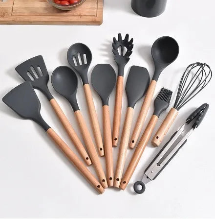 Kit de 12 Utensílios de Cozinha em Silicone com Cabo de Madeira